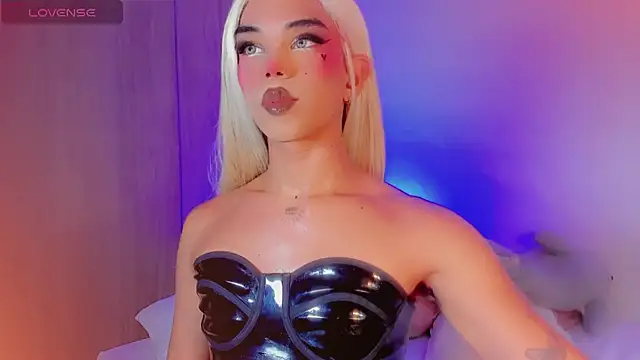 DanniLee  online show from March 13, 7:09 pm