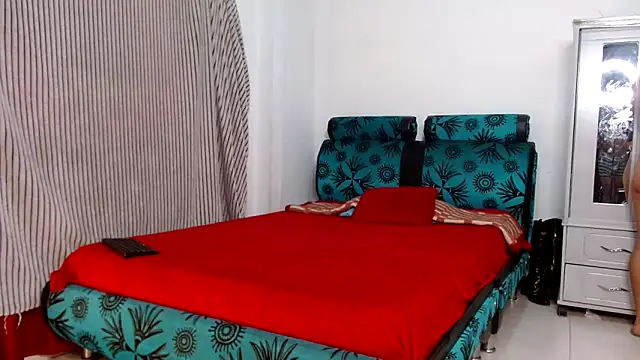Snapshot of carolanyi chatting on May 2, 8:03 pm carolanyi online show from May 2, 8:03 pm