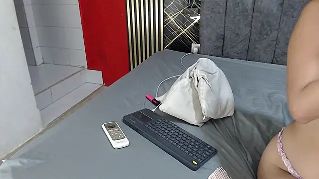 Snapshot of alana_dirty_sex chatting on February 20, 6:26 am alana dirty sex online show from February 20, 6:26 am