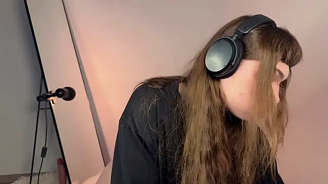 PaulaPratt online show from March 18, 6:14 am