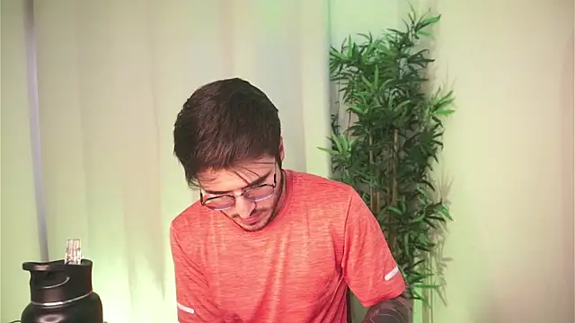 Tony Wylie online show from March 19, 6:45 pm