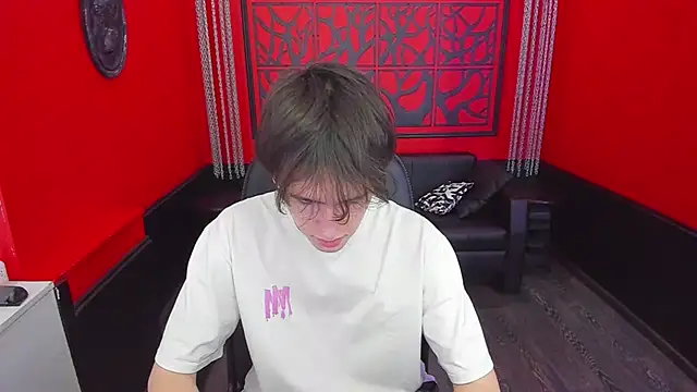 Snapshot of BillyHont chatting on December 18, 6:35 pm BillyHont online show from December 18, 6:35 pm