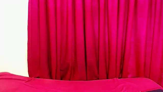 Snapshot of xSpicyQueen8x chatting on December 18, 7:41 pm xSpicyQueen8x online show from December 18, 7:41 pm