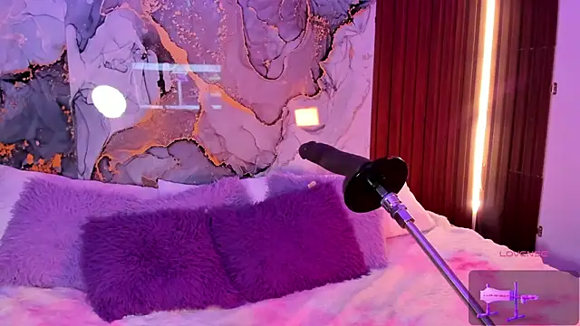 centaurigirl online show from December 19, 4:19 am