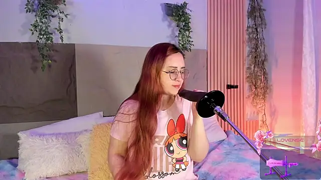 centaurigirl online show from March 21, 3:37 pm