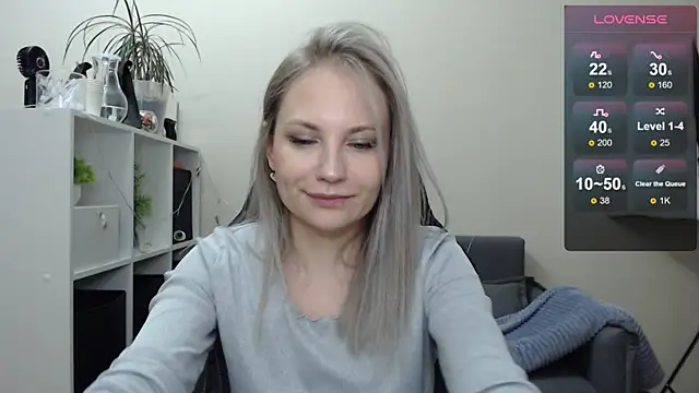 Snapshot of Sunny_bunny6 chatting on January 12, 6:27 pm Sunny bunny6 online show from January 12, 6:27 pm
