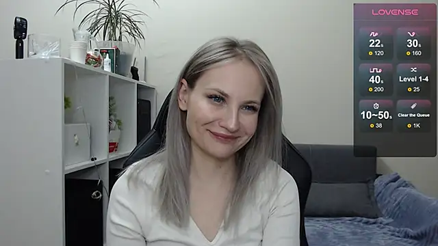 Snapshot of Sunny_bunny6 chatting on February 1, 8:37 pm Sunny bunny6 online show from February 1, 8:37 pm