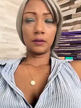 Snapshot of Amaliu_ chatting on May 15, 2:24 pm Amaliu online show from May 15, 2:24 pm
