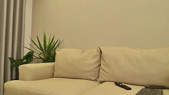 Snapshot of agussaenz chatting on June 22, 11:24 pm agussaenz online show from June 22, 11:24 pm