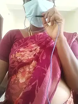 Snapshot of Preethytamilsexy chatting on May 24, 4:17 am Preethytamilsexy online show from May 24, 4:17 am