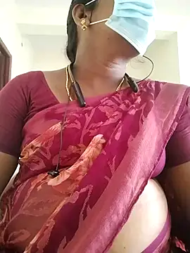 Snapshot of Preethytamilsexy chatting on August 4, 4:37 am Preethytamilsexy online show from August 4, 4:37 am