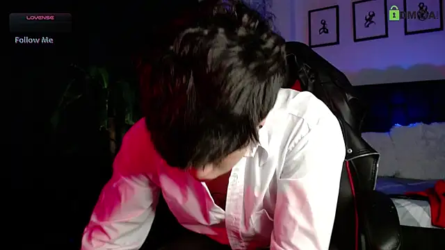 LyleBennett  online show from February 2, 11:09 am