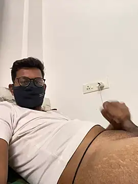 Snapshot of indboy chatting on December 11, 2:00 pm indboy online show from December 11, 2:00 pm