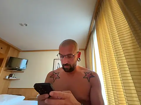 Snapshot of _Haptic_ chatting on July 9, 5:39 pm Haptic online show from July 9, 5:39 pm