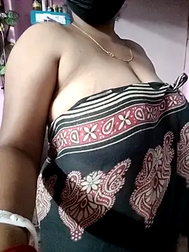 BERRY 00 online show from April 18, 6:01 pm