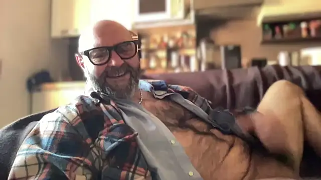 MM7026 online show from March 28, 7:30 am