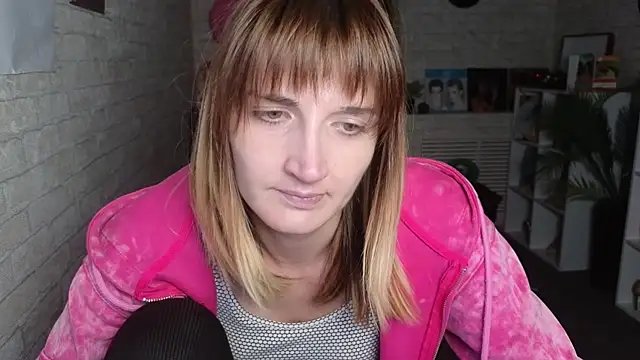 Snapshot of Nika_Kitten chatting on April 27, 10:35 am Nika Kitten online show from April 27, 10:35 am
