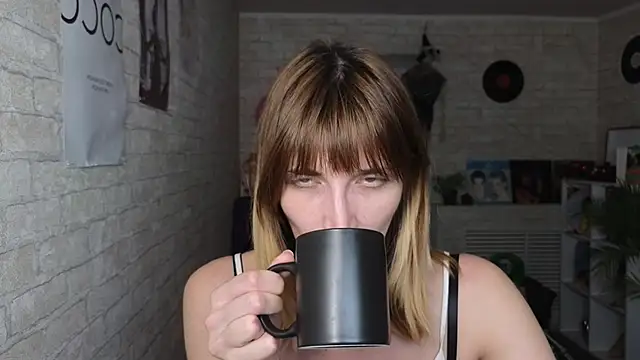 Snapshot of Nika_Kitten chatting on May 6, 11:04 am Nika Kitten online show from May 6, 11:04 am