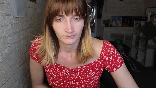 Snapshot of Nika_Kitten chatting on May 7, 10:42 am Nika Kitten online show from May 7, 10:42 am