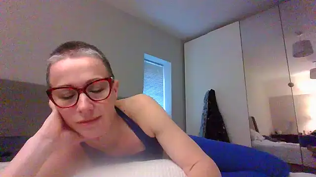 ELEGANT-ARIA36 online show from January 14, 2:43 pm