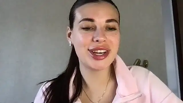 Snapshot of MoonriseGoddess chatting on April 12, 9:47 am MoonriseGoddess online show from April 12, 9:47 am