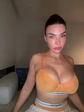 krissiswrld- online show from December 2, 3:07 pm