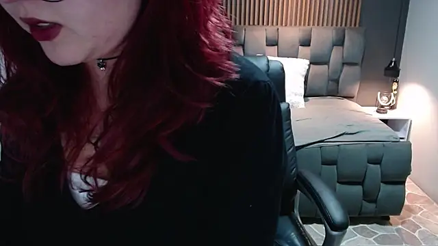 crimson tati  online show from December 11, 6:04 am