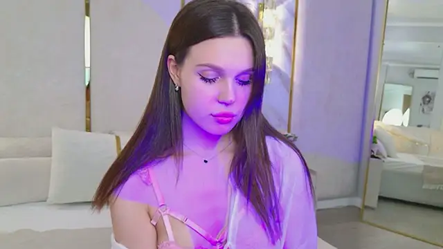 RihannaRose online show from April 2, 5:10 pm