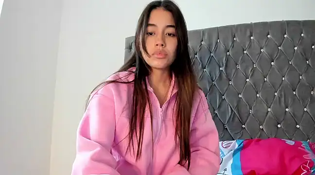 Snapshot of AriaMontgomery chatting on January 20, 9:35 am AriaMontgomery online show from January 20, 9:35 am