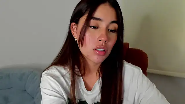 Snapshot of AriaMontgomery chatting on February 1, 3:08 am AriaMontgomery online show from February 1, 3:08 am