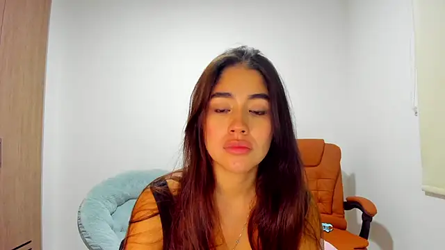 Snapshot of AriaMontgomery chatting on February 23, 10:17 am AriaMontgomery online show from February 23, 10:17 am