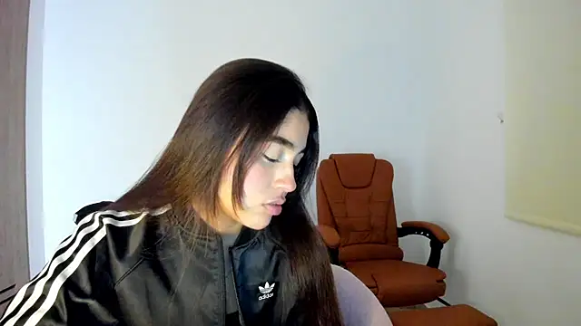 Snapshot of AriaMontgomery chatting on February 25, 5:41 am AriaMontgomery online show from February 25, 5:41 am