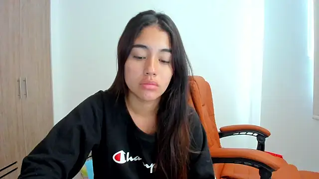 Snapshot of AriaMontgomery chatting on February 28, 3:04 pm AriaMontgomery online show from February 28, 3:04 pm