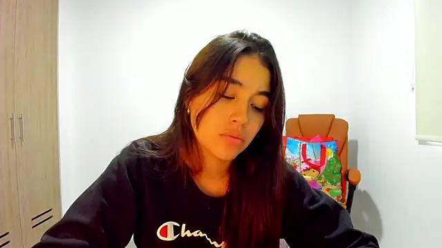 Snapshot of AriaMontgomery chatting on March 2, 9:32 pm AriaMontgomery online show from March 2, 9:32 pm