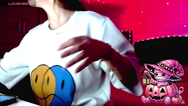 holy juli online show from October 29, 3:20 am