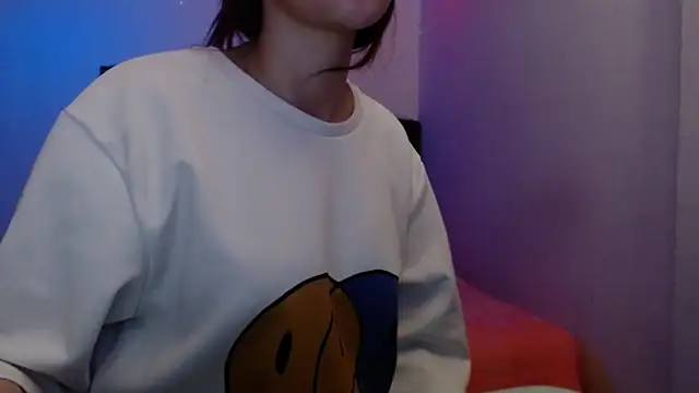 holy juli online show from April 19, 1:38 am