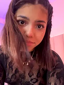 KellyOlsenbe online show from December 14, 8:35 pm