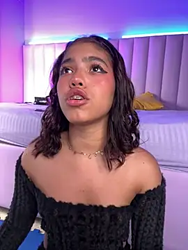 KellyOlsenbe online show from March 6, 8:05 pm