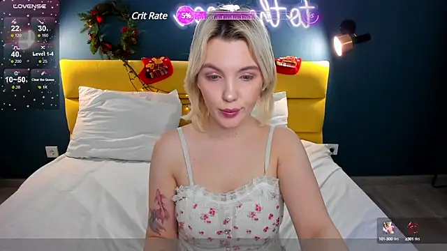 Snapshot of Fluffy_Monica chatting on January 15, 1:12 am Fluffy Monica online show from January 15, 1:12 am