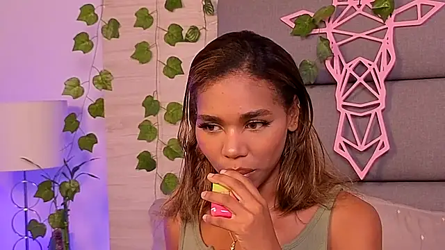 Lily Miiller online show from November 6, 11:26 pm