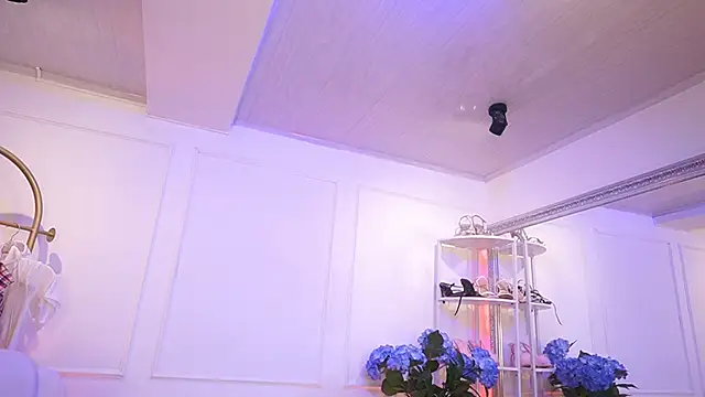 elasummer online show from February 10, 12:31 pm