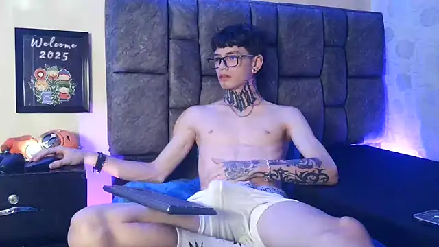 Snapshot of Dan_brownn chatting on January 25, 7:18 pm Dan brownn online show from January 25, 7:18 pm