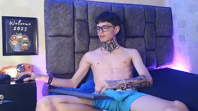 Snapshot of Dan_brownn chatting on January 26, 6:48 pm Dan brownn online show from January 26, 6:48 pm