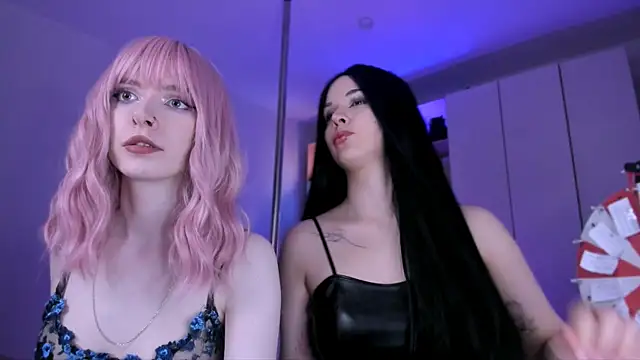 mollyposhh online show from July 29, 6:39 pm