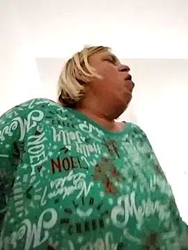 Snapshot of Playmate86 chatting on December 6, 5:55 pm Playmate86 online show from December 6, 5:55 pm