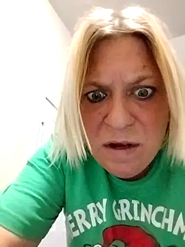 Snapshot of Playmate86 chatting on December 8, 5:07 am Playmate86 online show from December 8, 5:07 am