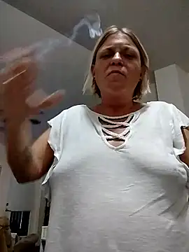 Snapshot of Playmate86 chatting on December 10, 8:40 am Playmate86 online show from December 10, 8:40 am