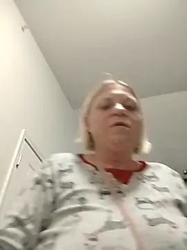 Snapshot of Playmate86 chatting on December 14, 4:45 am Playmate86 online show from December 14, 4:45 am