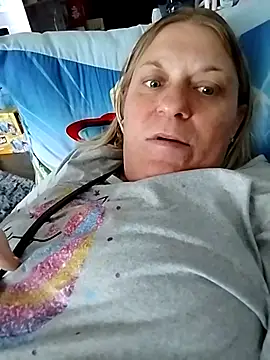 Snapshot of Playmate86 chatting on February 27, 6:09 pm Playmate86 online show from February 27, 6:09 pm