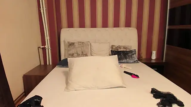 AshPage online show from February 4, 10:15 pm